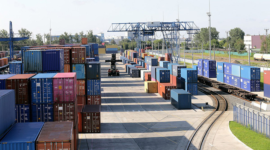 Container railway station used for cargo fit and route planning